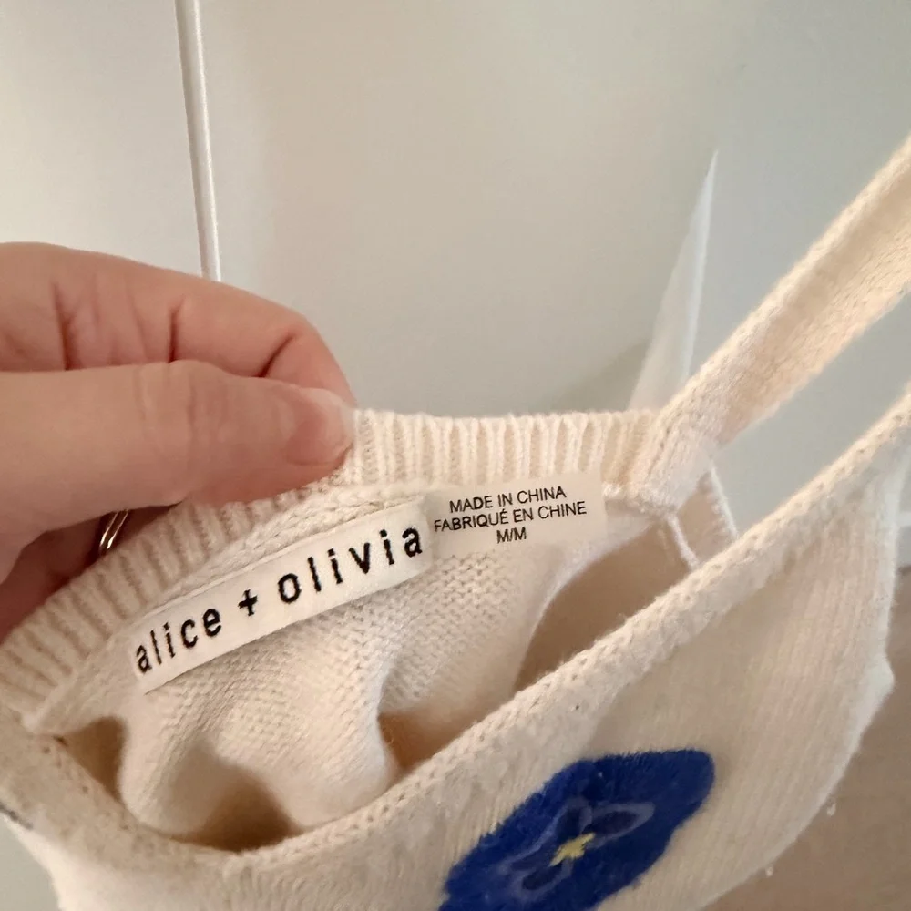Alice + Olivia White V-Neck Floral Appliqué Tank Top - Picture 3 of 3